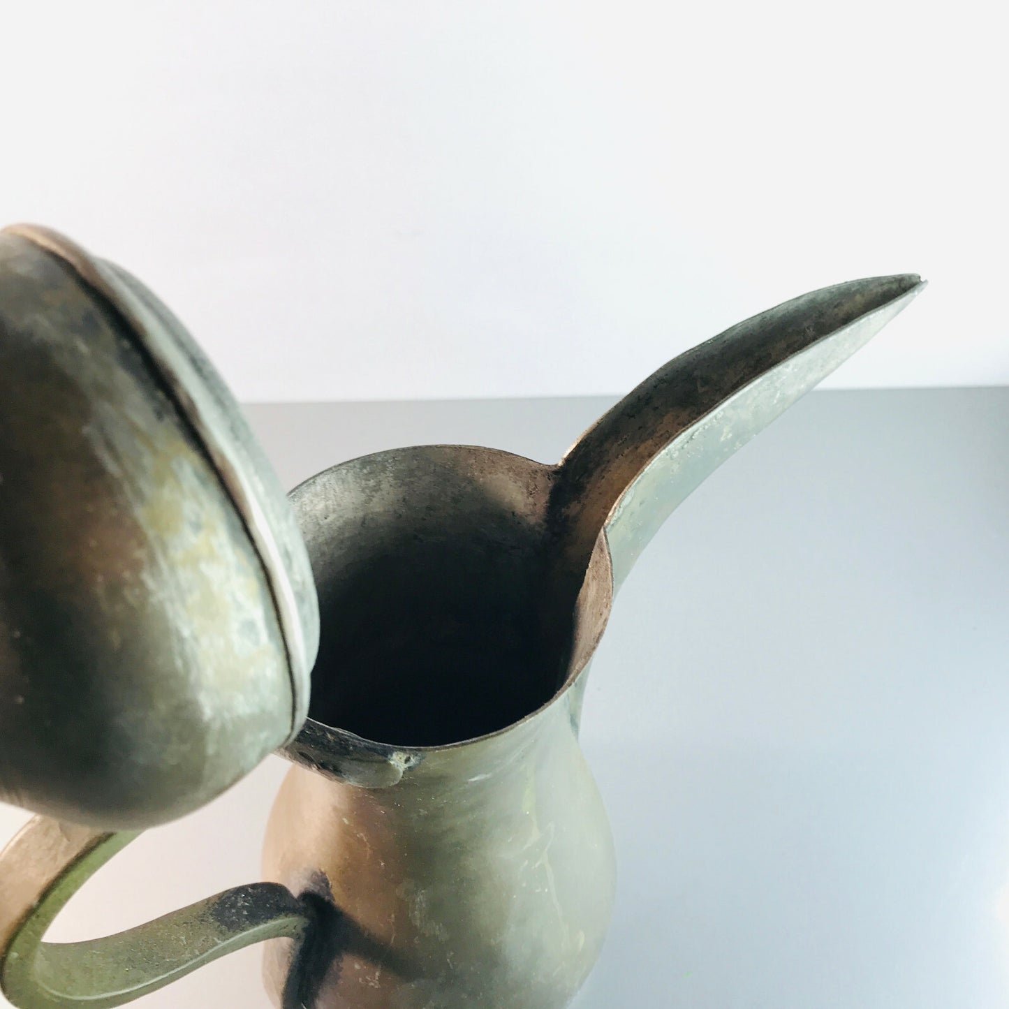 Antike Kanne Metall 31 cm handgefertigt Teekanne orientalisch Saudi Arabi