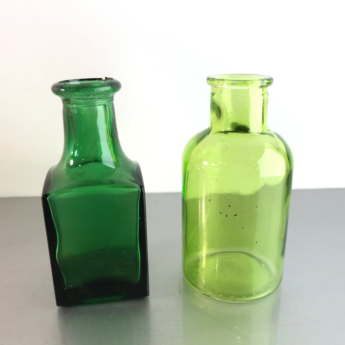 MID CENTURY grün Vasen 60er 70er Vintage Glas ca 11 cm Dekoration
