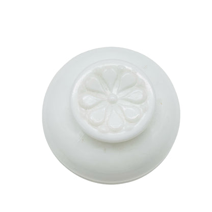 Glasdose weiß 70er Jahre mit Blume Blüte als Deckel Bonboniere Dose für Schütze & Bonbons