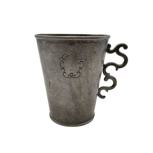 Mid Century Zinn Becher 40er 50er Jahre mit Henkel Ornament Dekoration