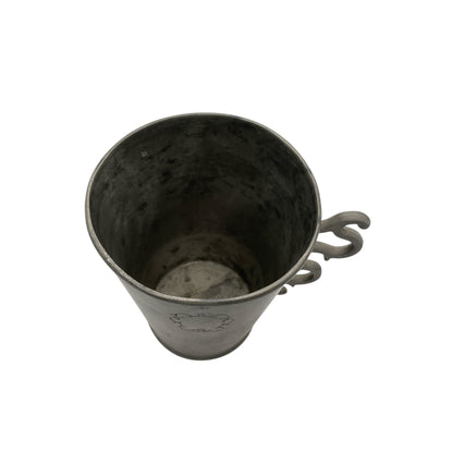 Mid Century Zinn Becher 40er 50er Jahre mit Henkel Ornament Dekoration