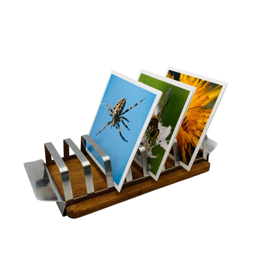 Vintage Dekoration für Briefe Postkarten Schreibtisch aus Holz und Edelstahl 60er 70er Jahre Toasthalter