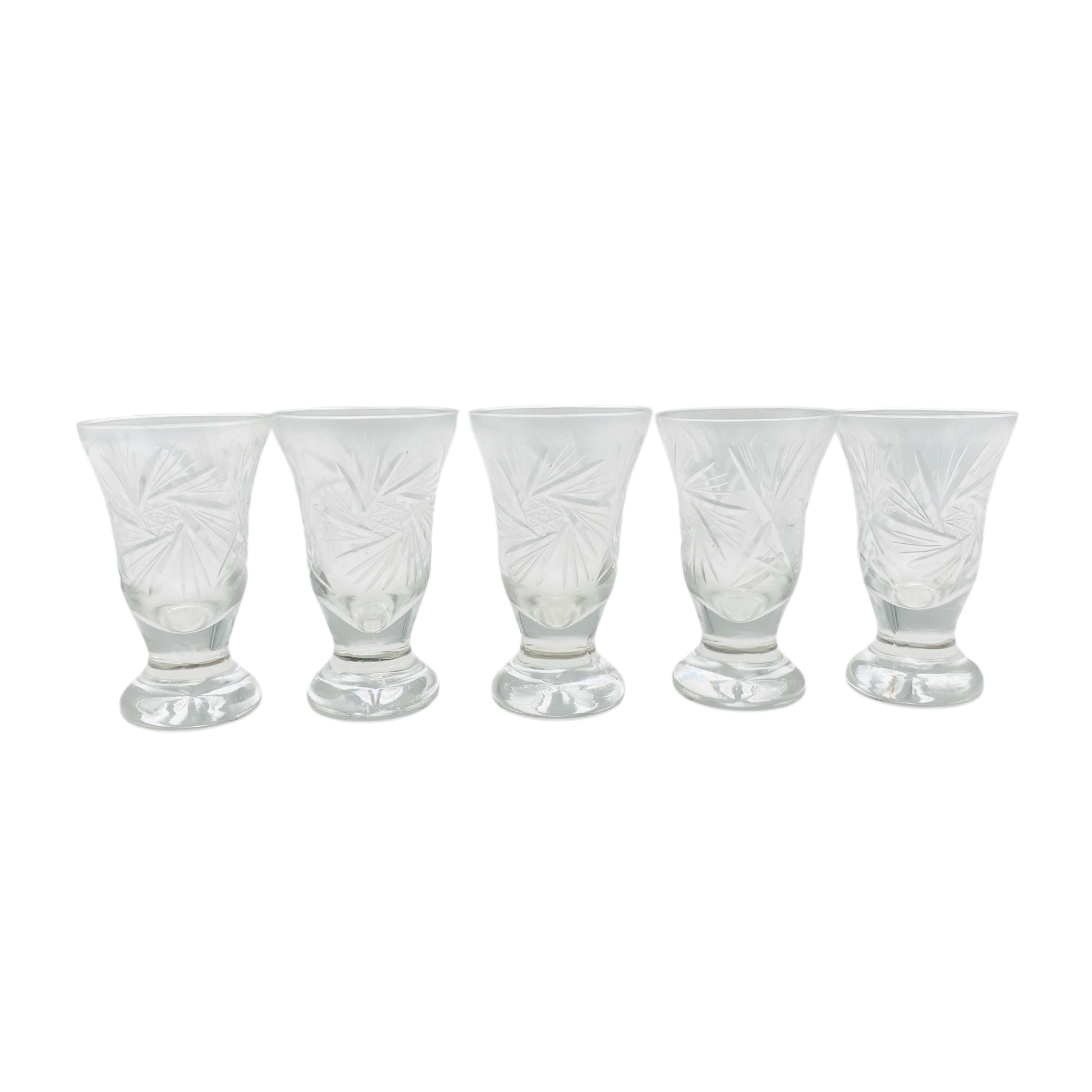 Vintage Schnapsgläser beschliffen mit Sternen 1950er 1960er Jahre Gläser Glas