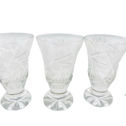 Vintage Schnapsgläser beschliffen mit Sternen 1950er 1960er Jahre Gläser Glas