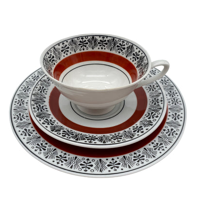 VEB Colditz Porzellan Sammelgedeck Teller Tasse Untertasse rot schwarz